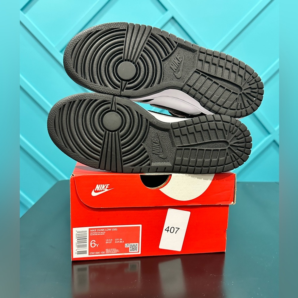 Nike Kids Black and White Dunk Low Sneakers - Size 6Y - Picture 7 of 10